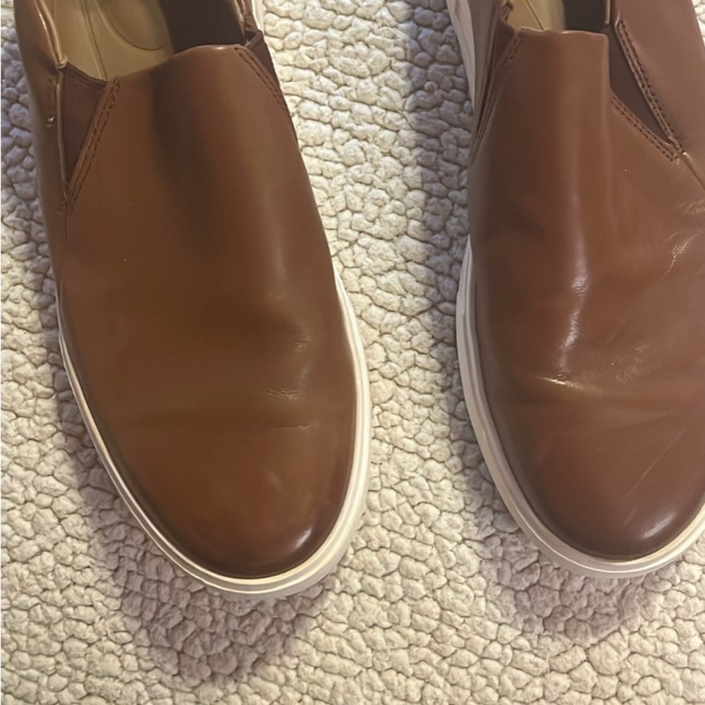 Men’s Clark leather slip ons size 9